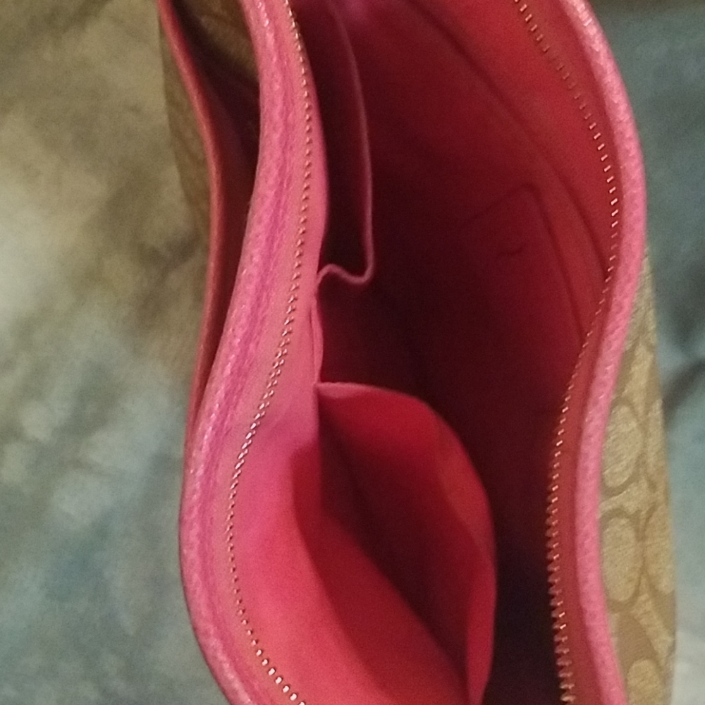 Purse - Picture 2 of 3